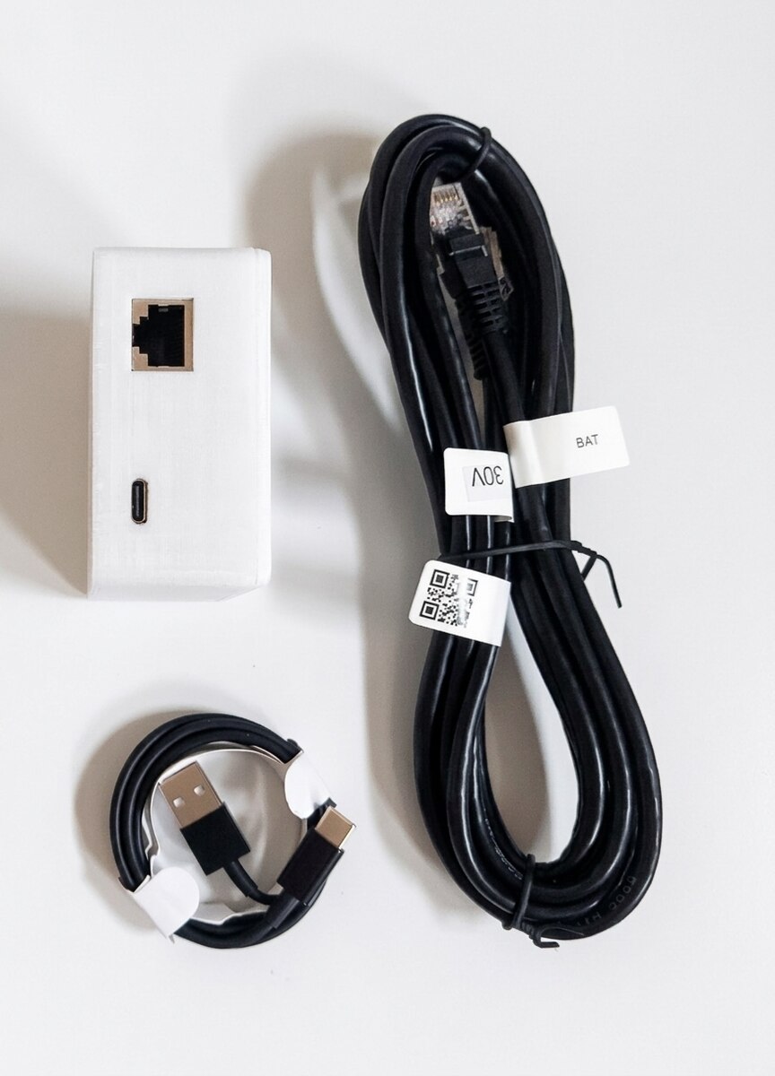 RJ45 RS485 input and USB-C power socket of the MoniWatt for EG4 box
